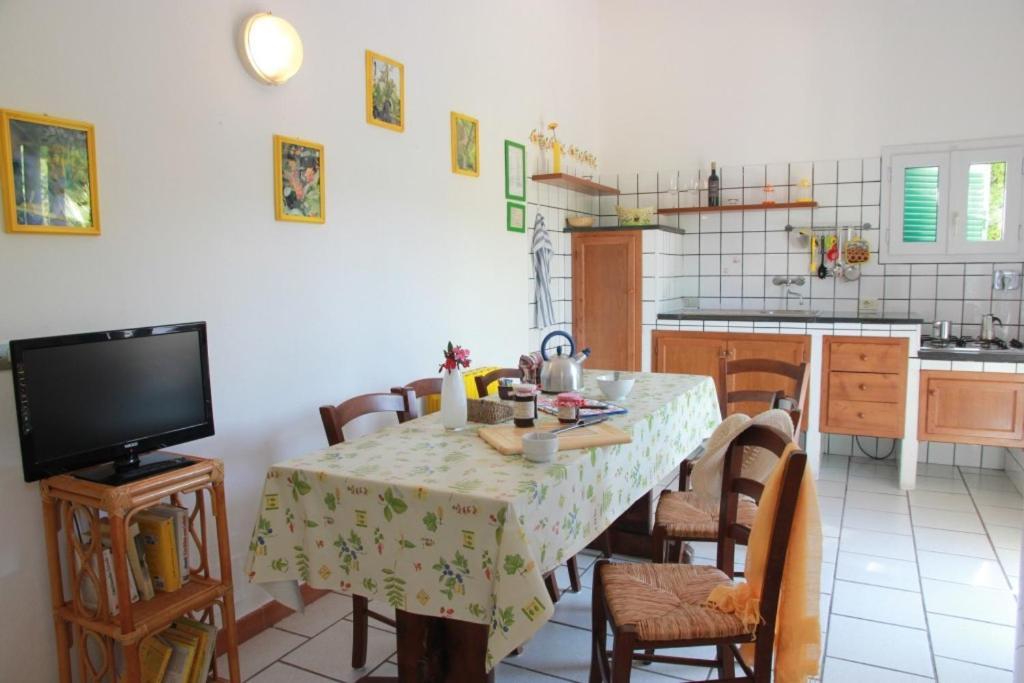 Azienda Agricola Sapereta Porto Azzurro Exteriér fotografie