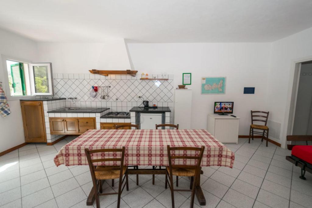 Azienda Agricola Sapereta Porto Azzurro Exteriér fotografie